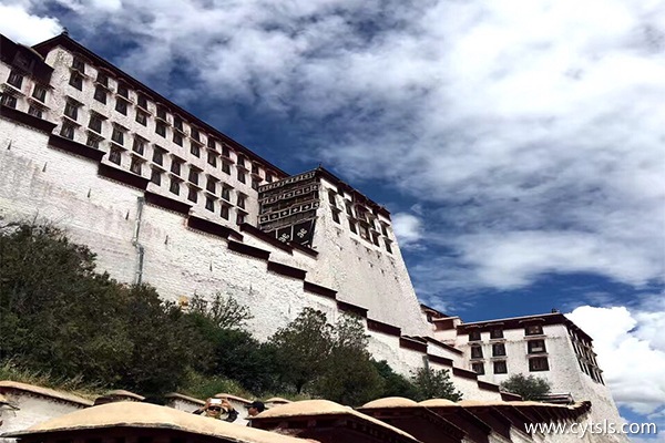 去布達(dá)拉宮旅游