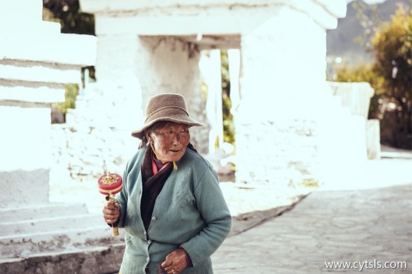 一個人去西藏旅游